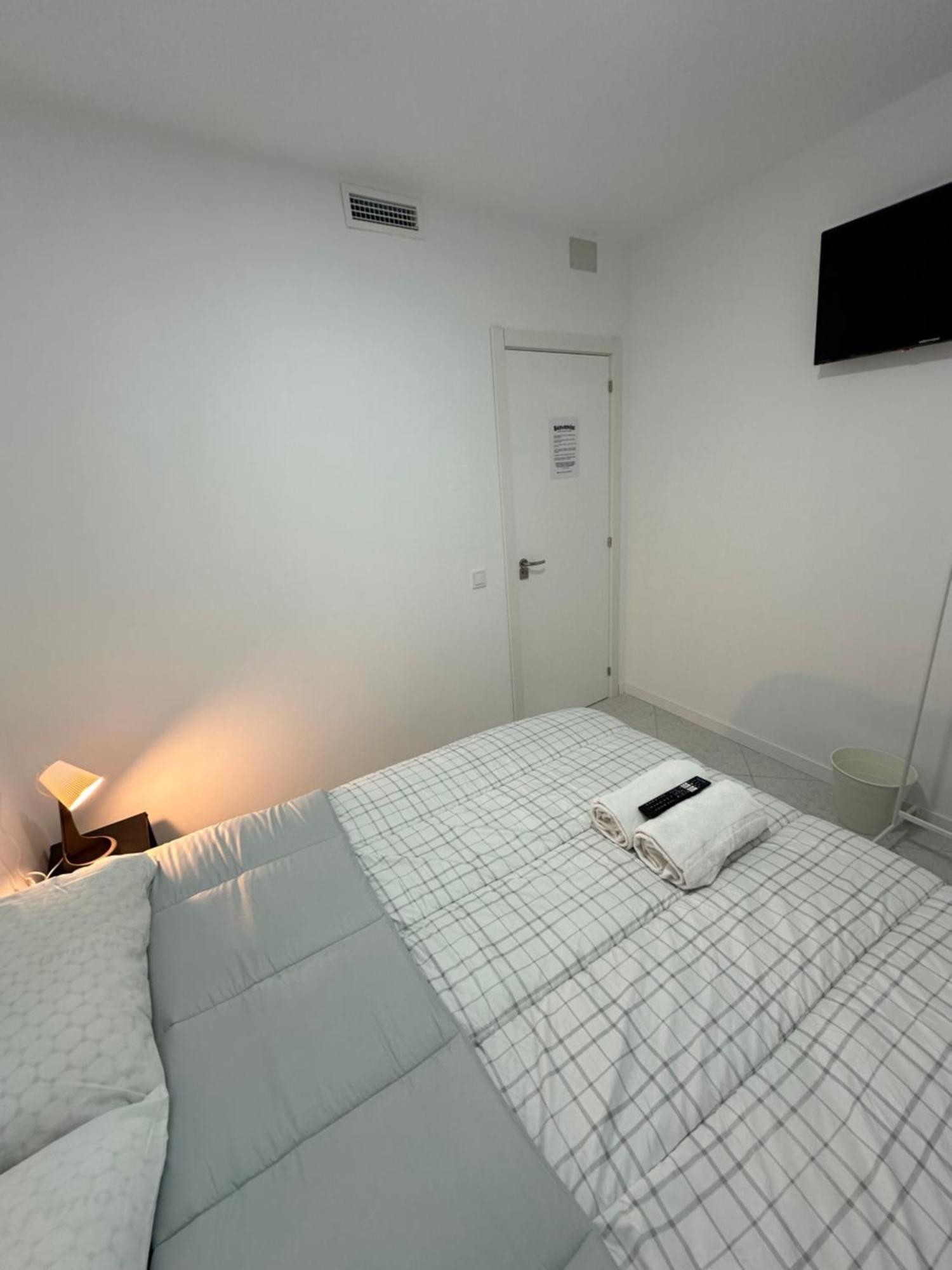 Rooms Mediavilla Madrid Luaran gambar