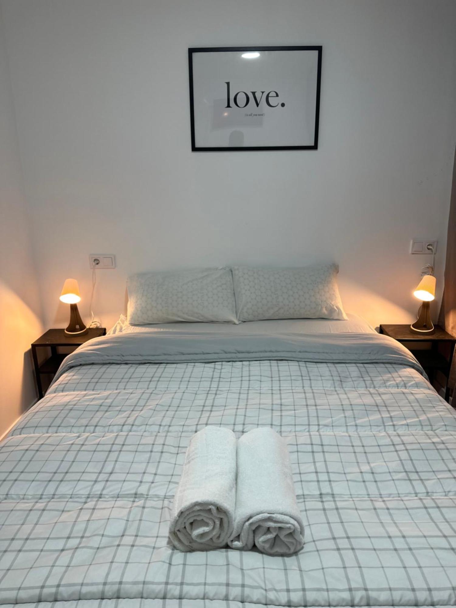 Rooms Mediavilla Madrid Luaran gambar