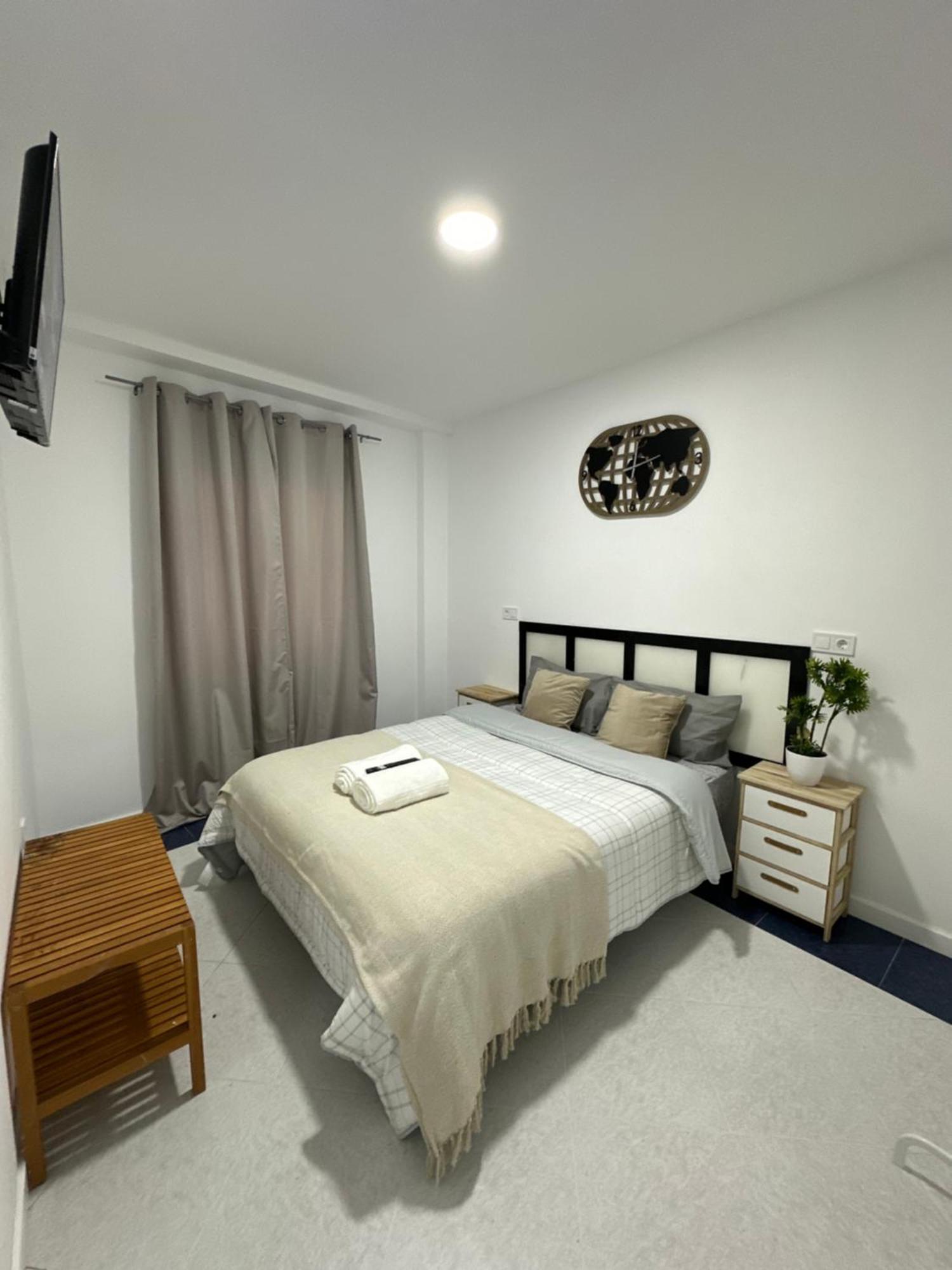 Rooms Mediavilla Madrid Luaran gambar
