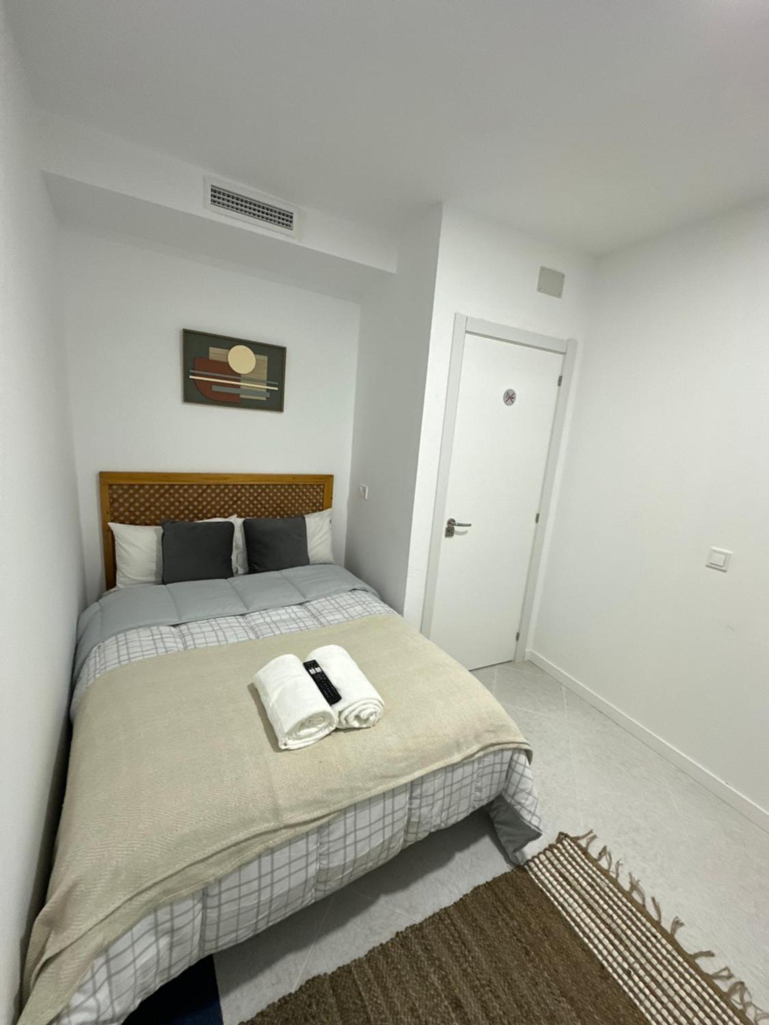 Rooms Mediavilla Madrid Luaran gambar