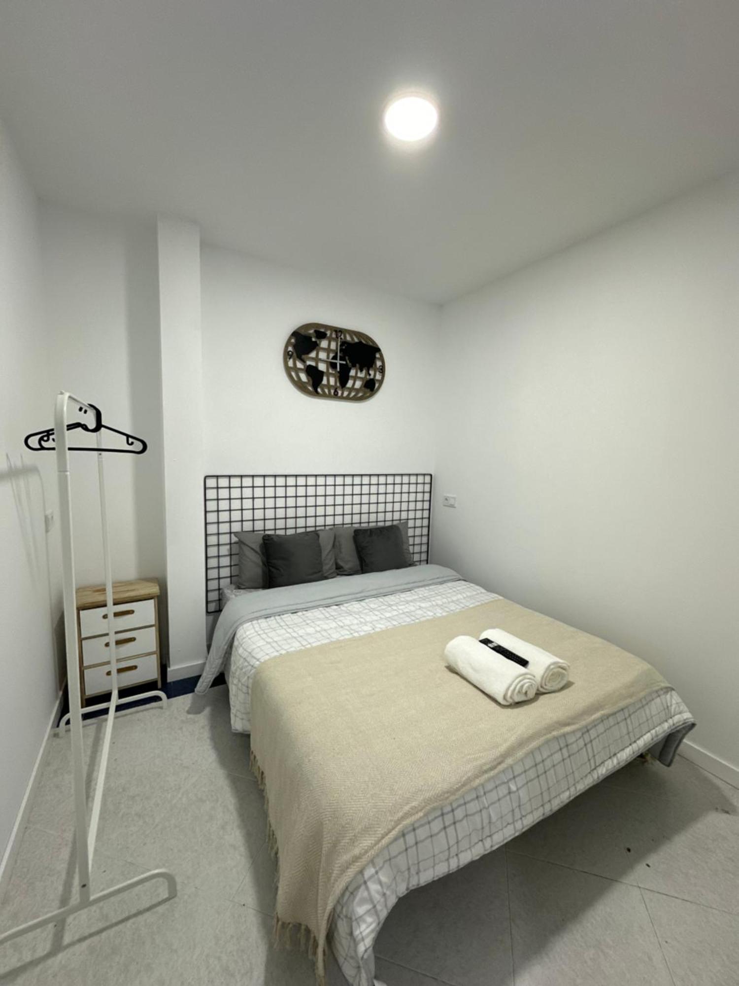 Rooms Mediavilla Madrid Luaran gambar