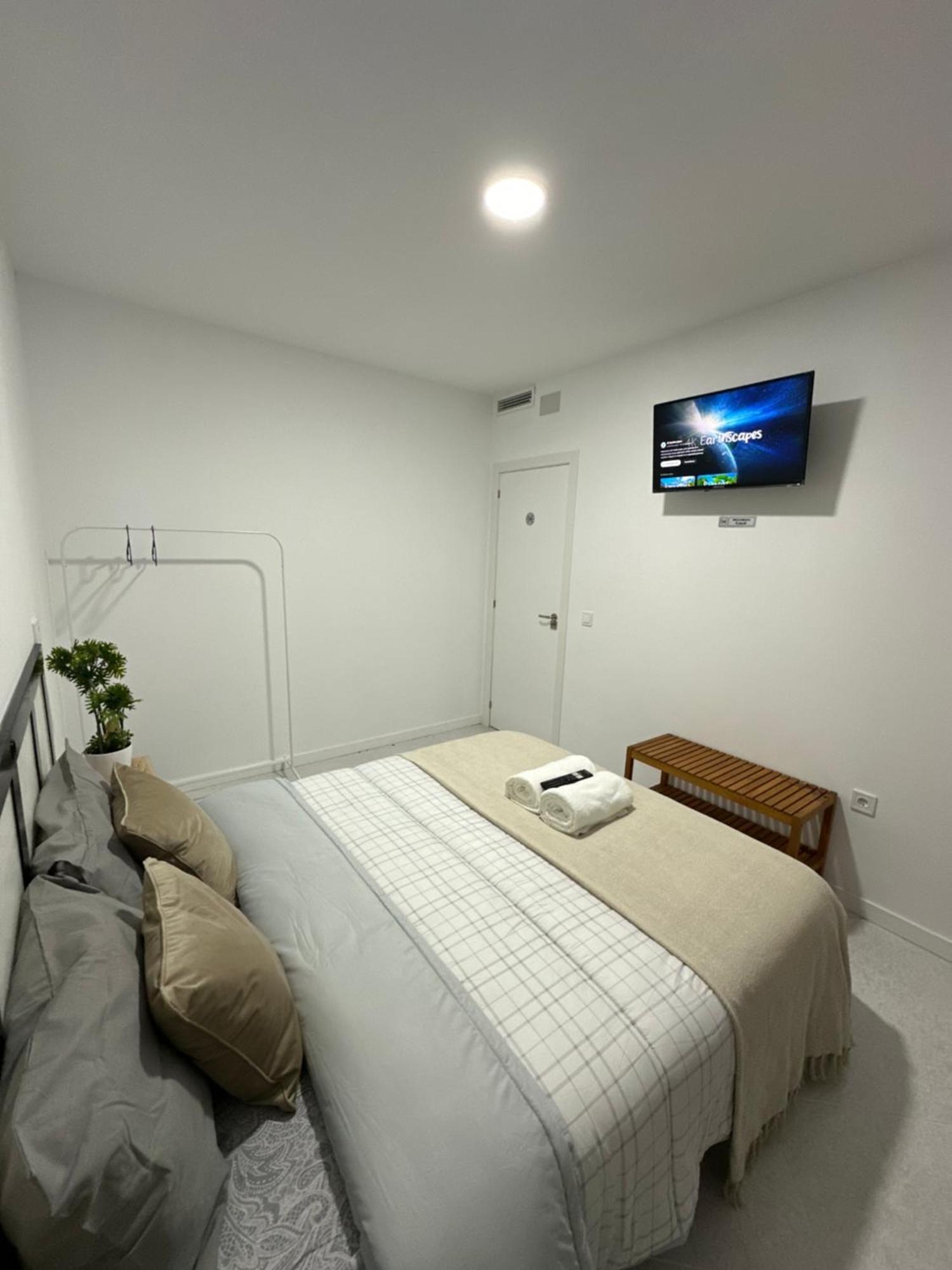 Rooms Mediavilla Madrid Luaran gambar