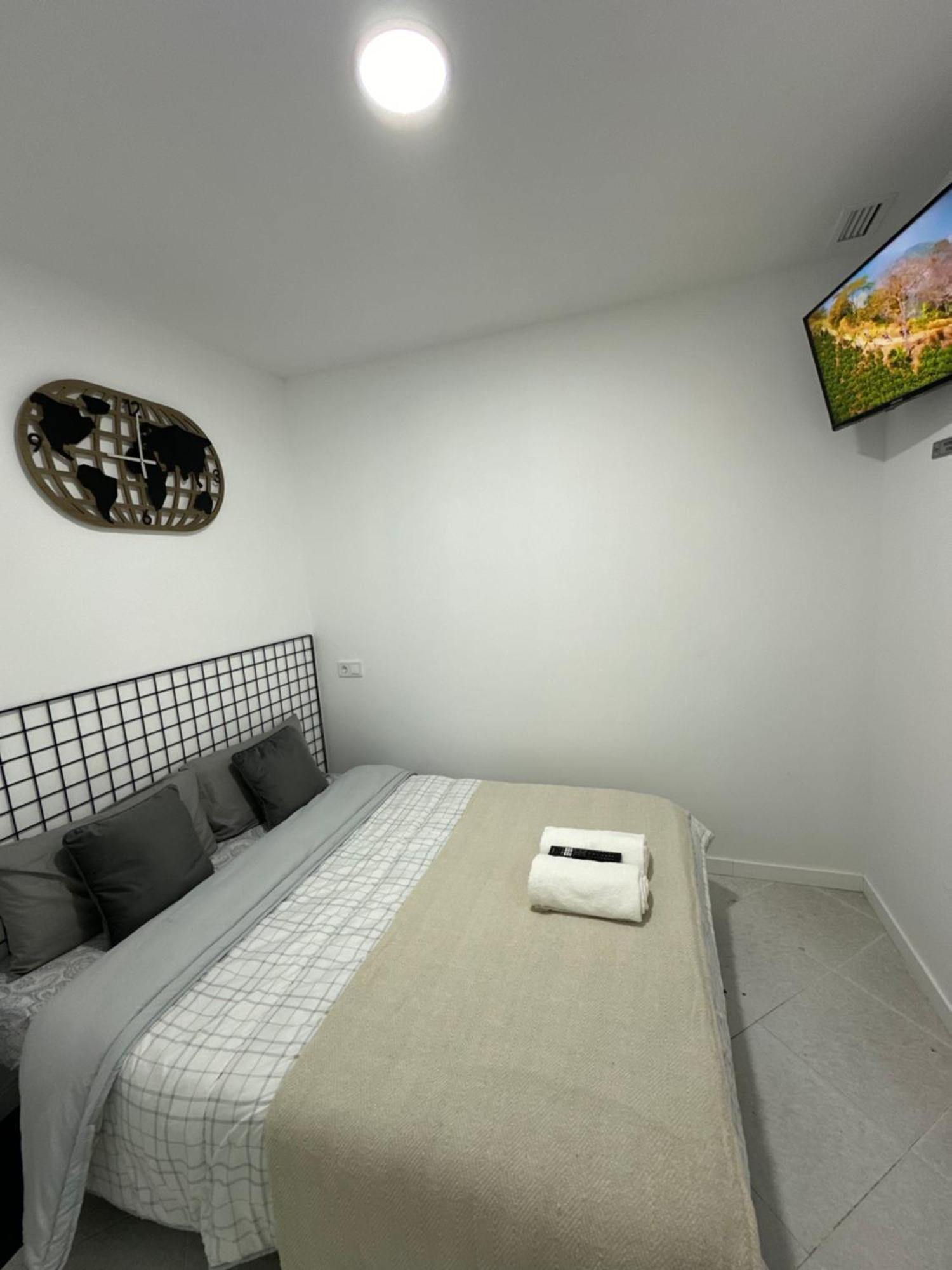 Rooms Mediavilla Madrid Luaran gambar