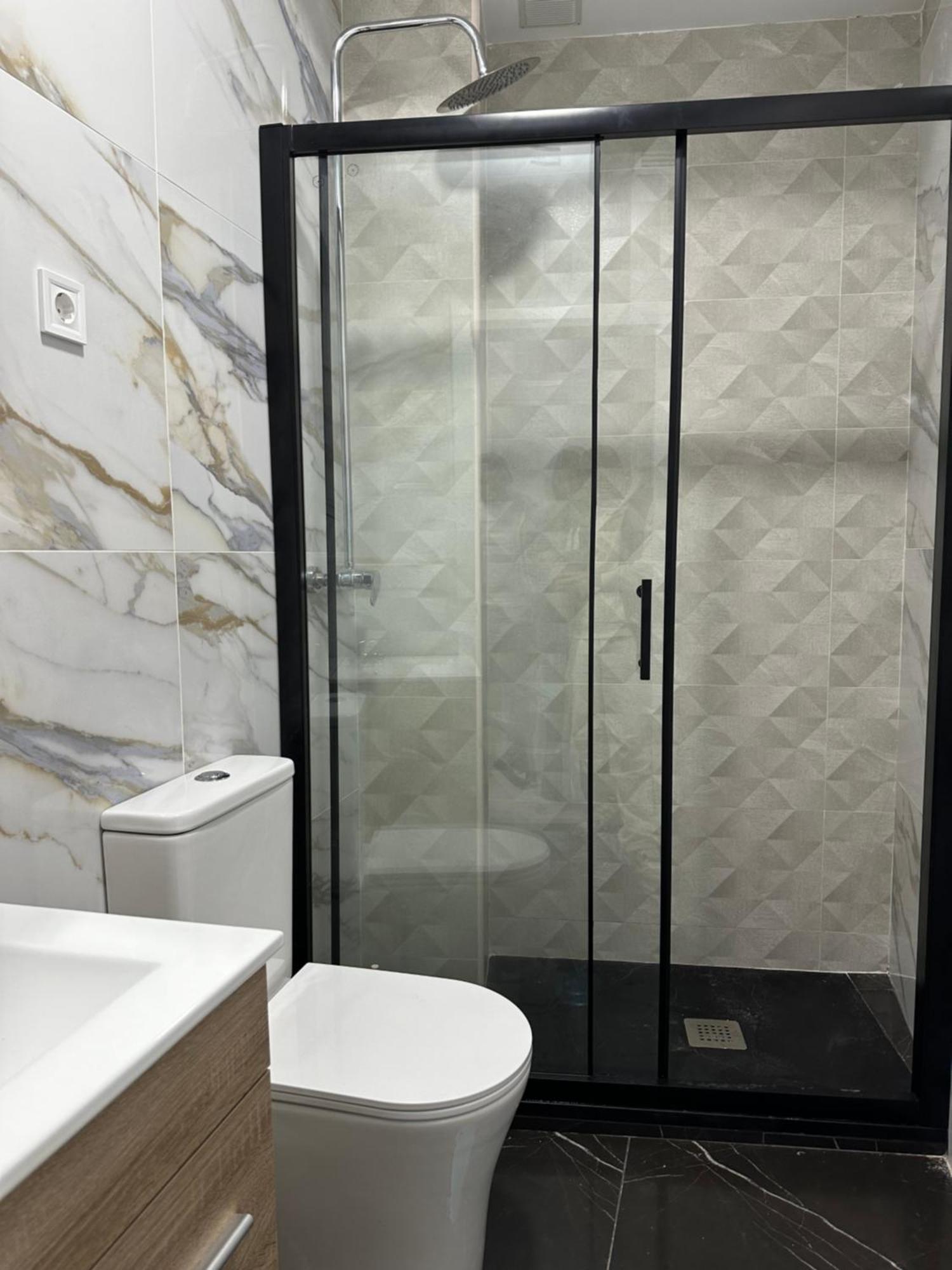 Rooms Mediavilla Madrid Luaran gambar