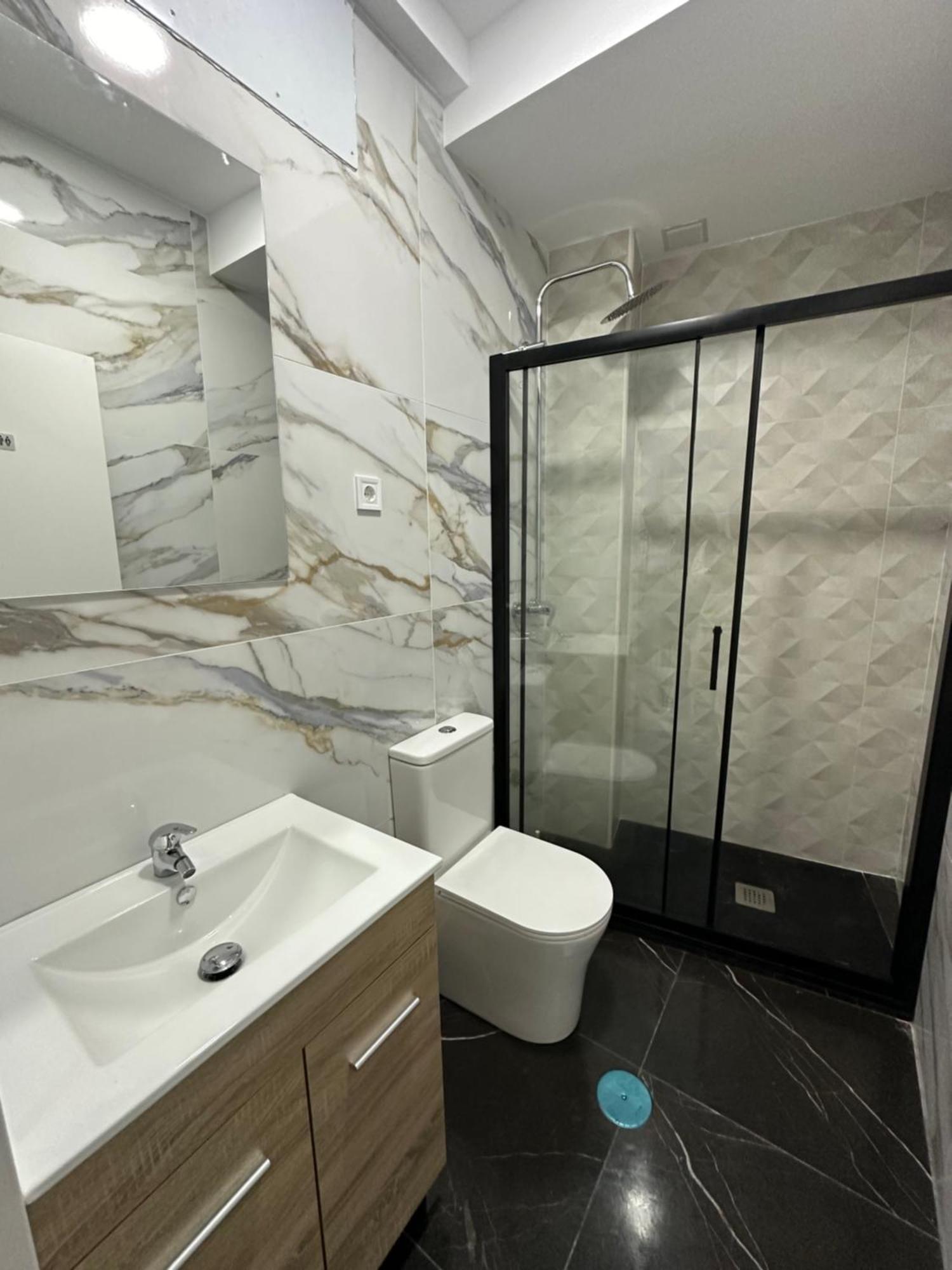 Rooms Mediavilla Madrid Luaran gambar