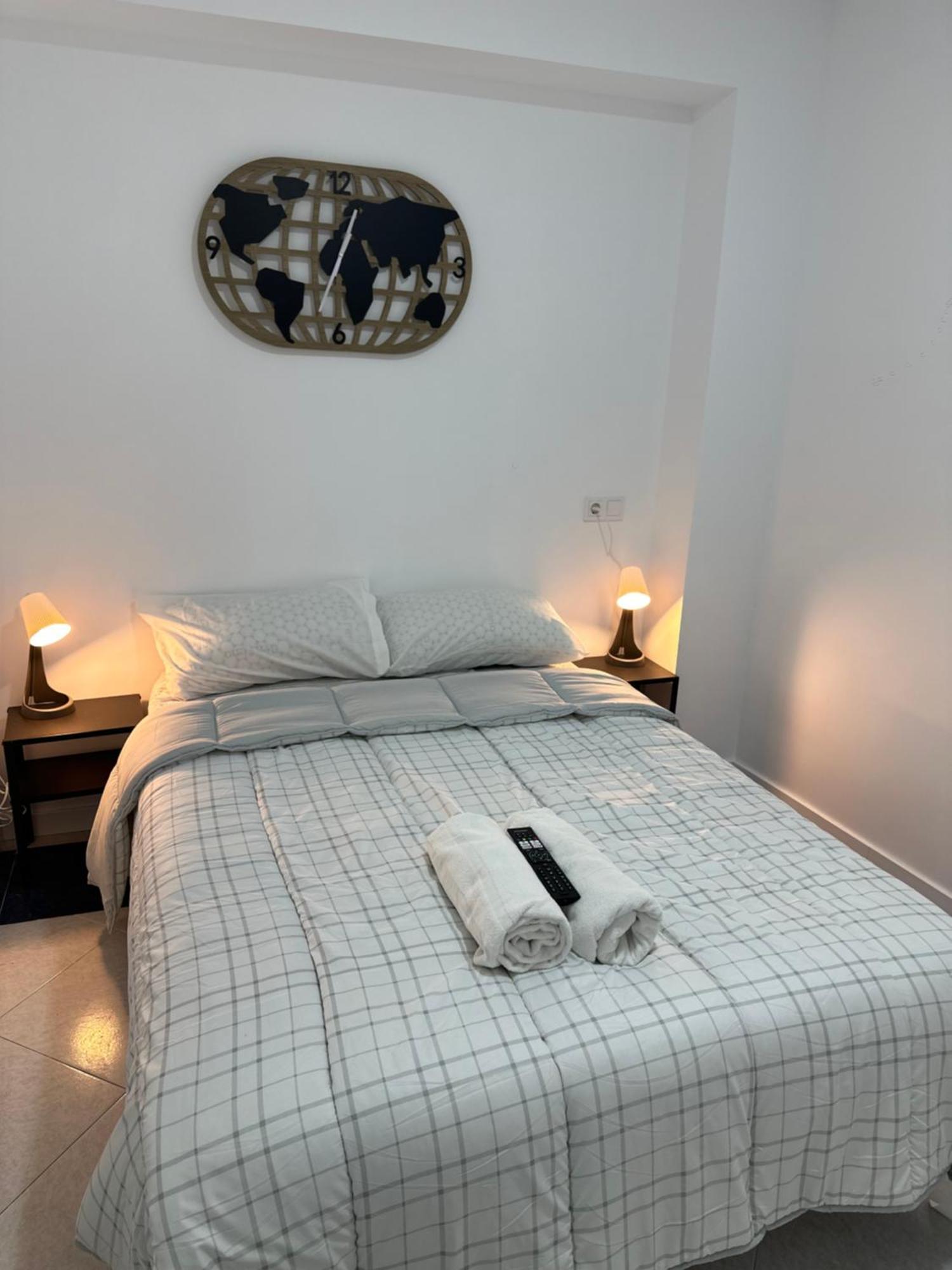 Rooms Mediavilla Madrid Luaran gambar