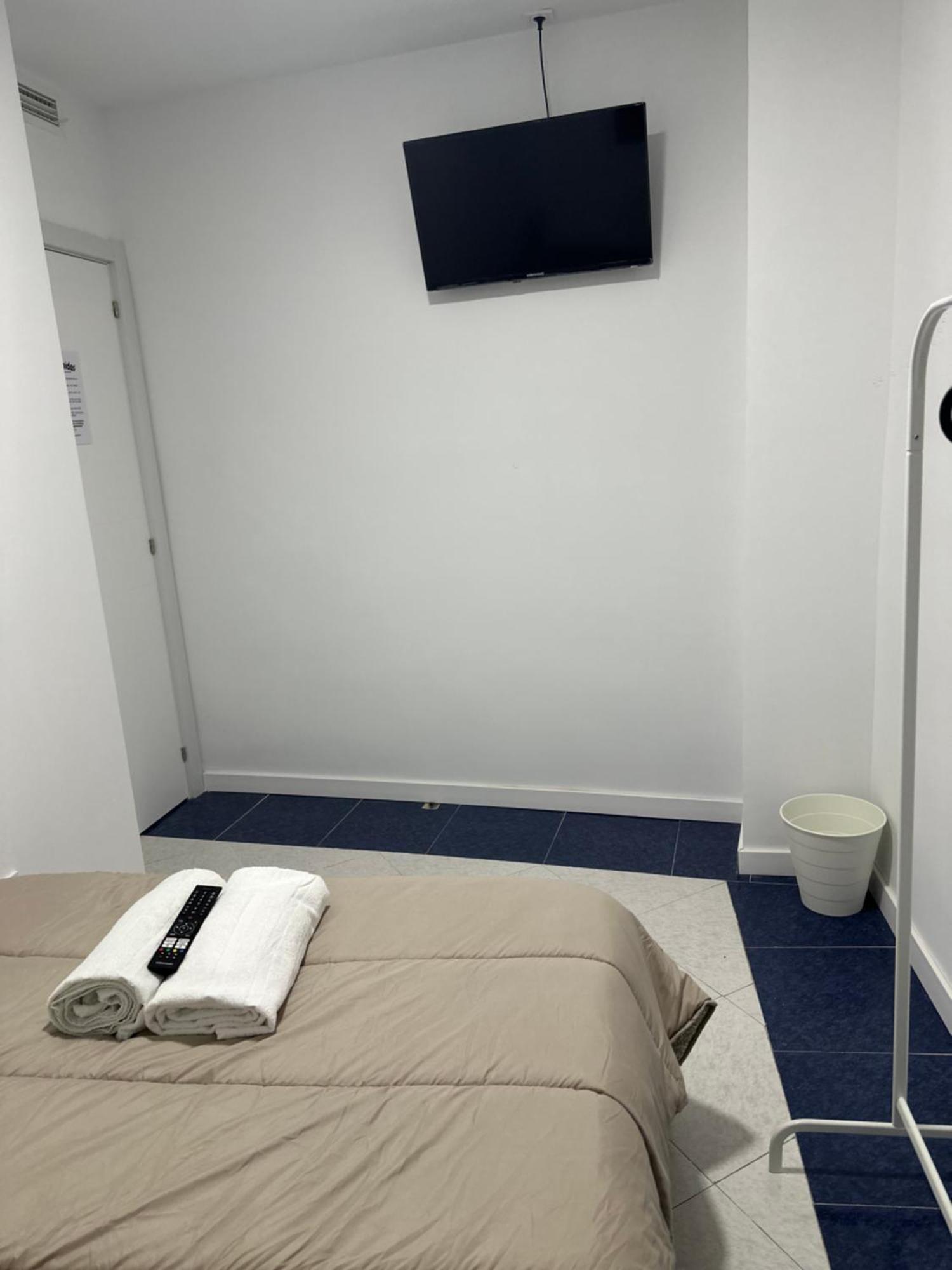 Rooms Mediavilla Madrid Luaran gambar