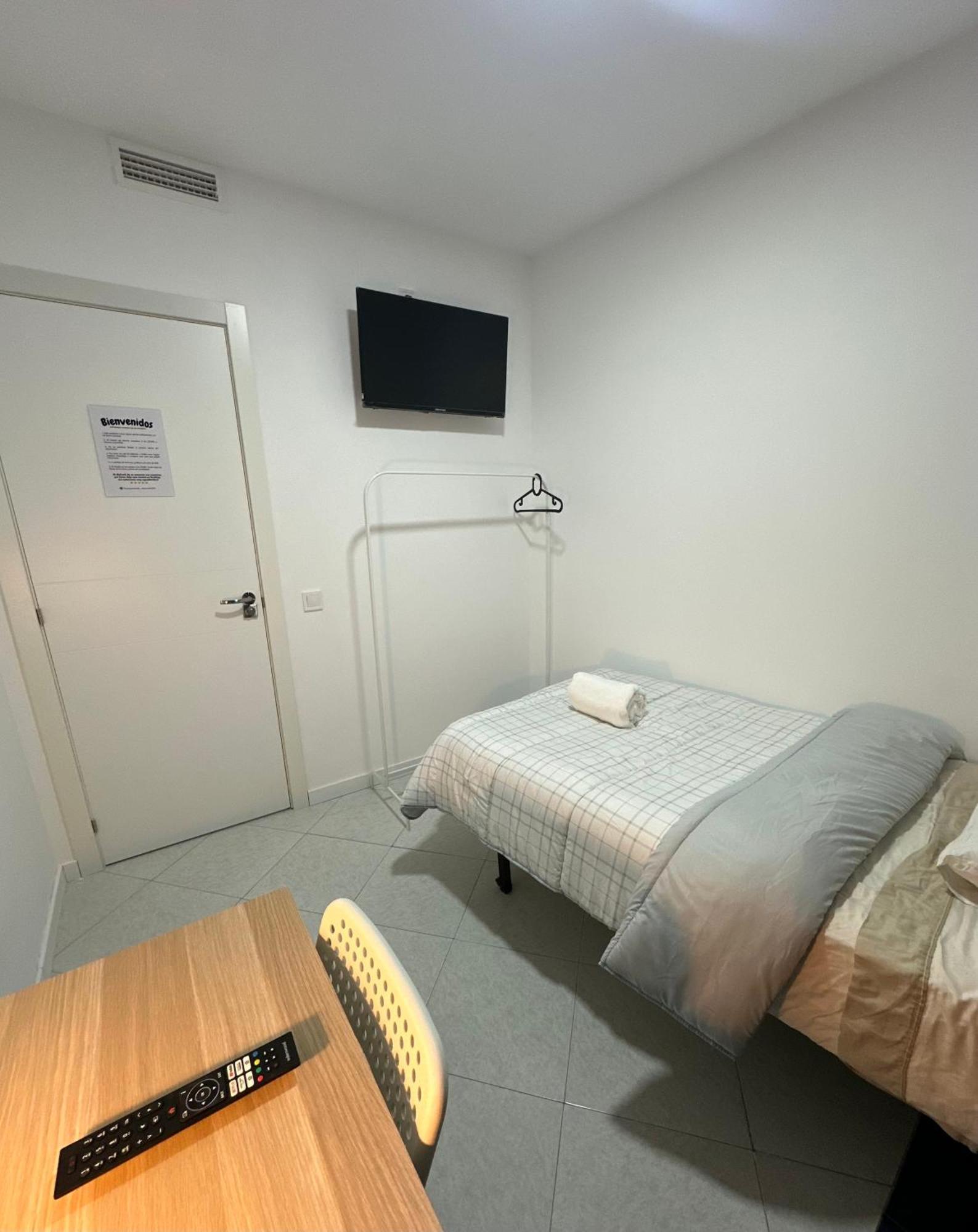 Rooms Mediavilla Madrid Luaran gambar