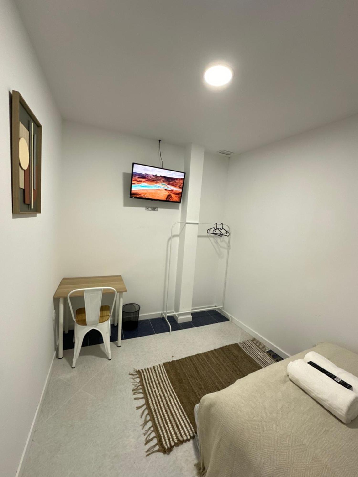 Rooms Mediavilla Madrid Luaran gambar