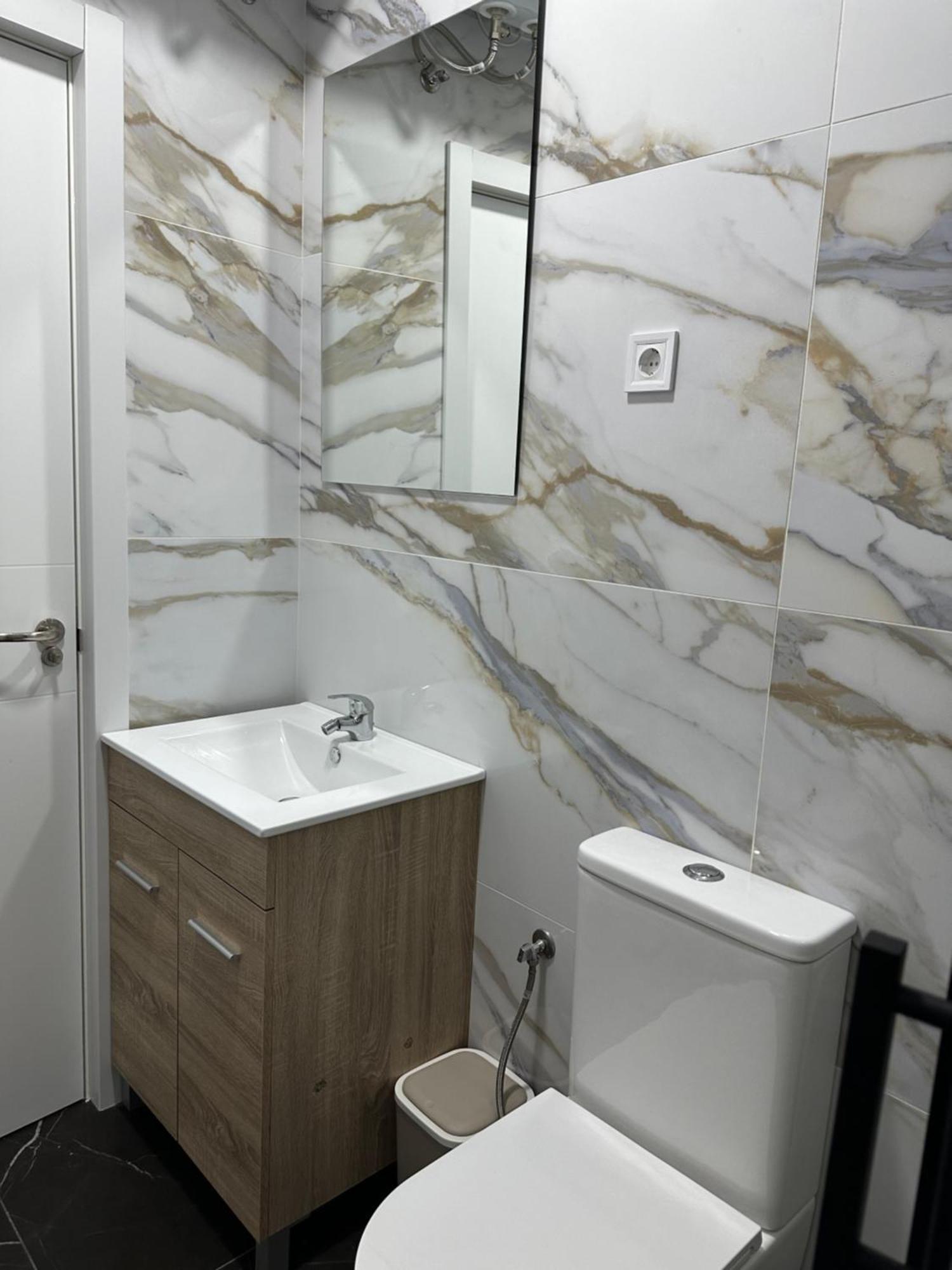 Rooms Mediavilla Madrid Luaran gambar